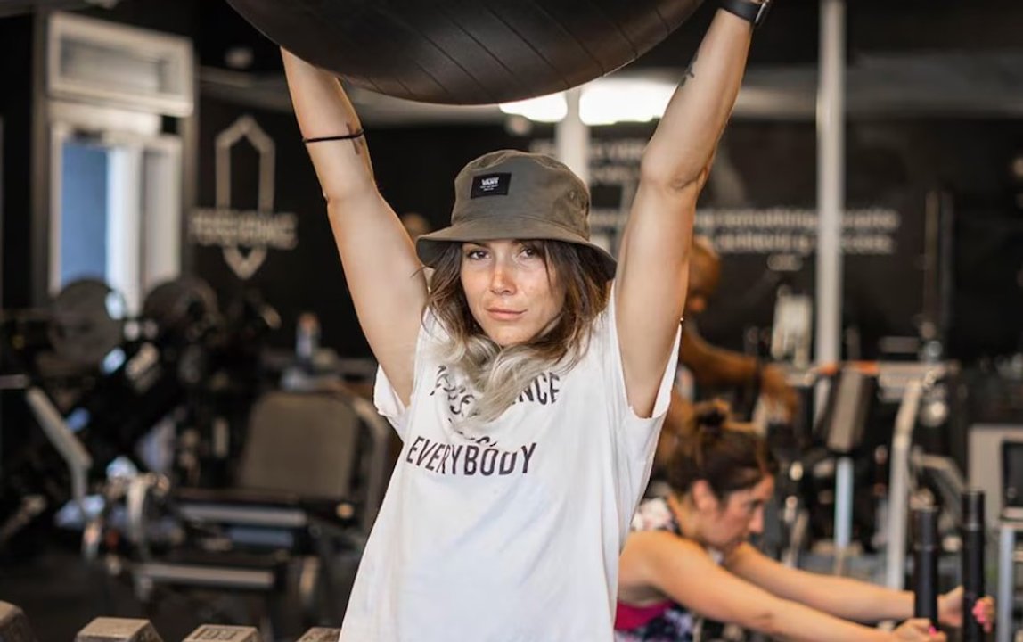 Una personal trainer argentina lleva un mes detenida en Texas por el ICE: estaba cerca de casarse