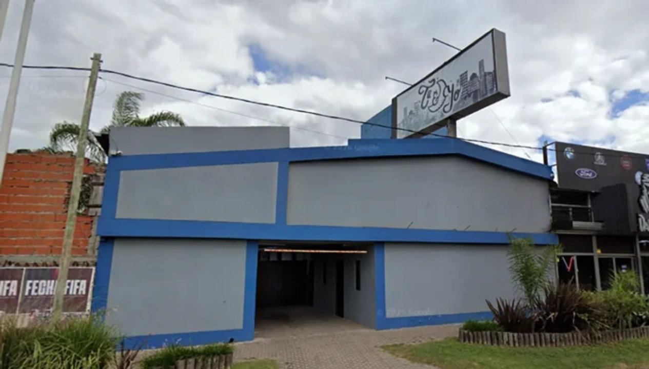 Se negó a pagarle a una acompañante sexual por sus servicios, se tiró por la ventana y murió